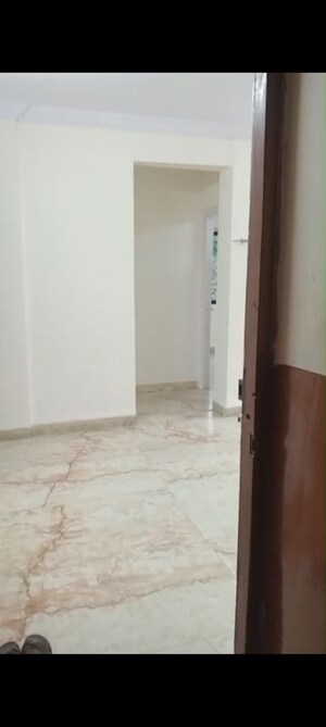 Room in 2 BHK Apartment at Mahakali CHS, Andheri East – for Rent