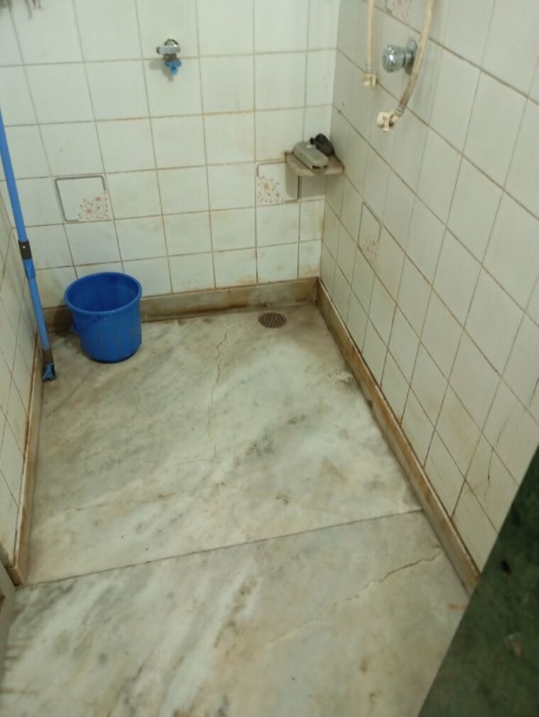 Bathroom, dipti-villa 1 Bedroom 425 Sq.Ft. Apartment In Andheri East Mumbai 10518248