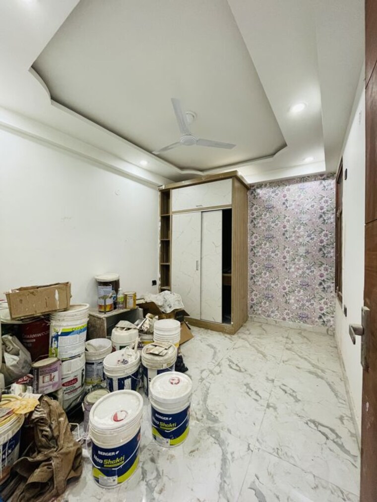 Room, sector 73 3 Bedroom 1500 Sq.Ft. Builder Floor In Sector 73 Noida 10518252