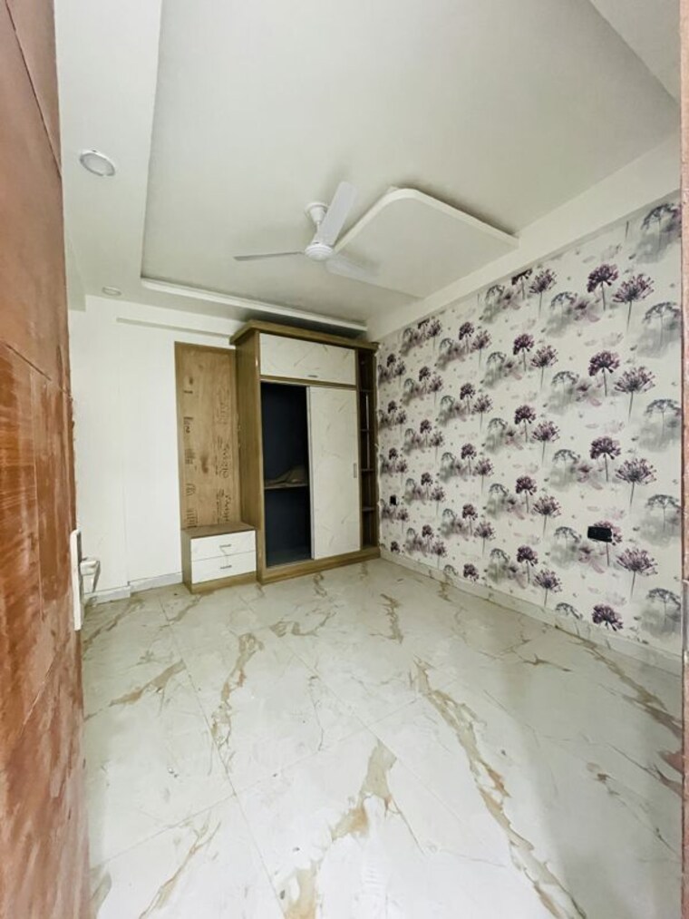 Bedroom, sector 73 3 Bedroom 1500 Sq.Ft. Builder Floor In Sector 73 Noida 10518252