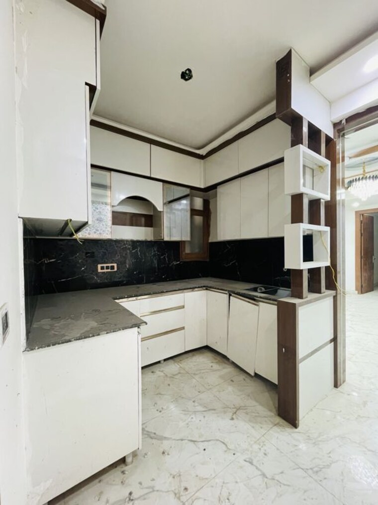 Kitchen, sector 73 3 Bedroom 1500 Sq.Ft. Builder Floor In Sector 73 Noida 10518252