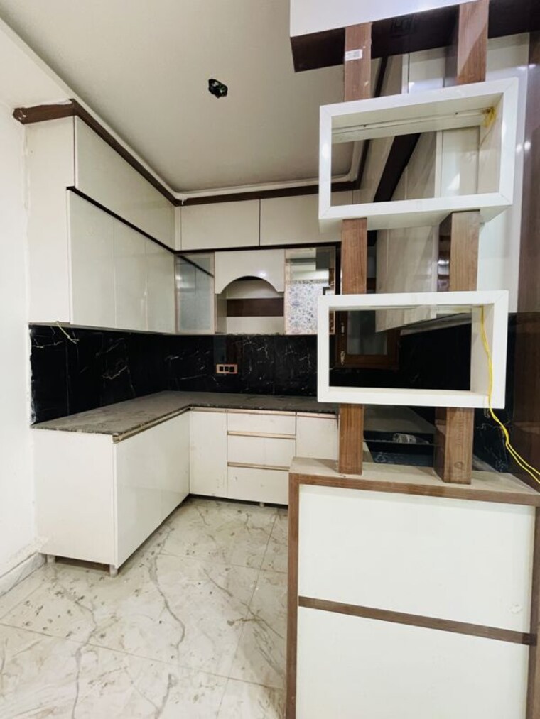 Kitchen, sector 73 3 Bedroom 1500 Sq.Ft. Builder Floor In Sector 73 Noida 10518252