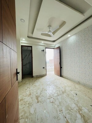 Room in 3 BHK Builder Floor at Sector 73 – for Sale