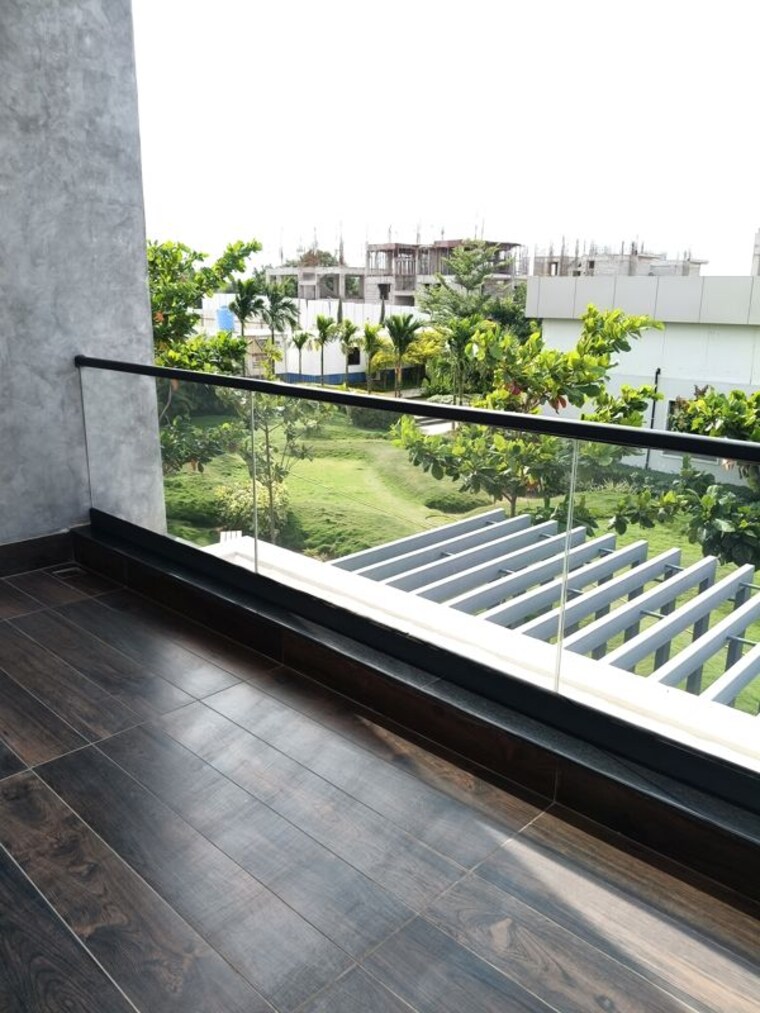 Balcony, vaishnaoi-southwoods 5 Bedroom 550 Sq.Yd. Villa In Shamshabad Hyderabad 10518236