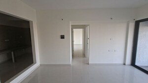 Room in 2 BHK Apartment at Kumar 47 East A, Magarpatta City – for Rent