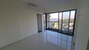 Room in 2 BHK Apartment at Kumar 47 East A, Magarpatta City – for Rent
