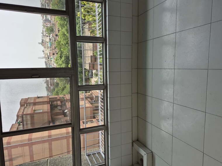 Balcony, mayur vihar 2.5 Bedroom 12580 Sq.Ft. Apartment In Mayur Vihar Delhi 10518403