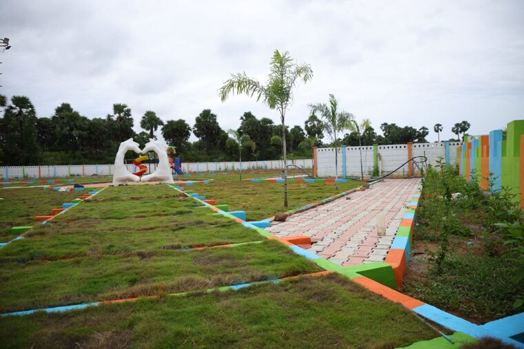 Garden, swathi-neeladhri-township  167 Sq.Yd. Plot In Bhogapuram Vizag 10518397