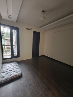 Room in 3 BHK Builder Floor at Chittaranjan Park – for Sale