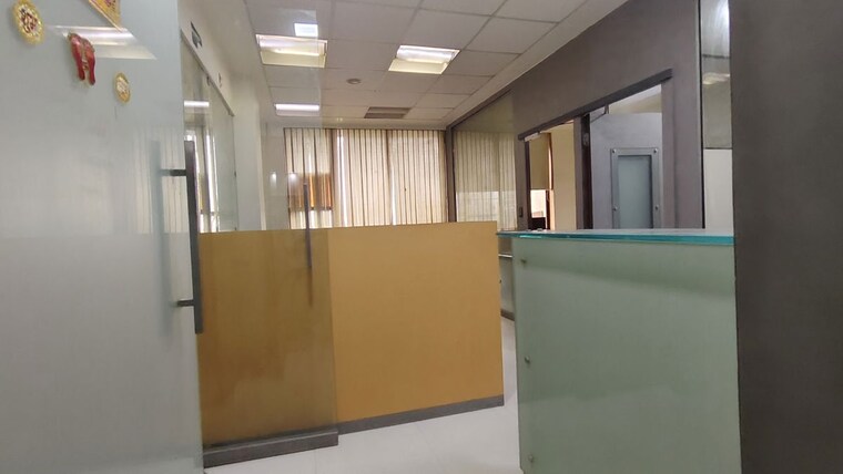 Room, kemp-plaza Commercial Office Space 730 Sq.Ft. In Malad West Mumbai 10518477