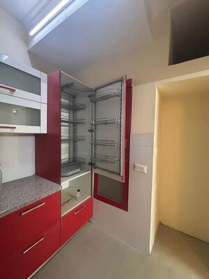 Kitchen in 3.5 BHK Apartment at Ardee City, Sector 52 – for Rent