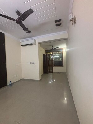 Room in 3.5 BHK Apartment at Ardee City, Sector 52 – for Rent