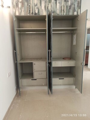 Furnished Amenities in 2 BHK Apartment at Pioneer Park Phase 1, Sector 61 – for Rent