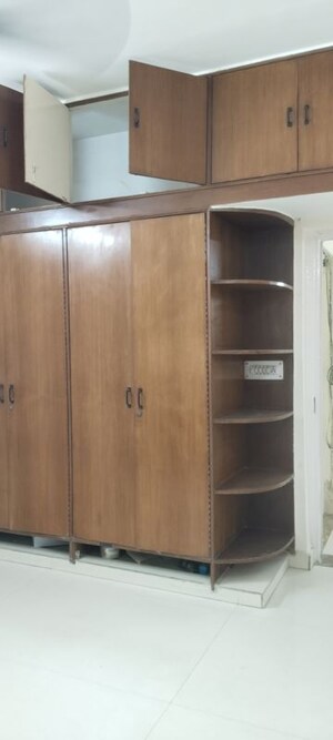 Furnished Amenities in 2.5 BHK Apartment at Sarita Vihar – for Sale