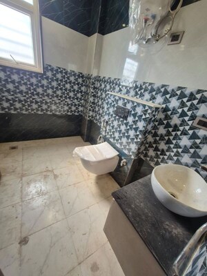 Team Area in 2 BHK Builder Floor at Sector 51 – for Rent