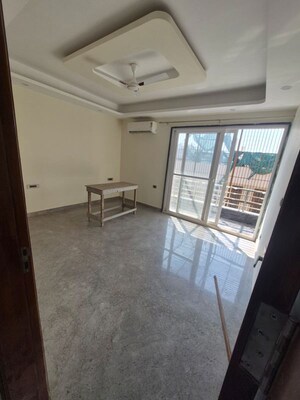 Parking in 2 BHK Builder Floor at Sector 51 – for Rent