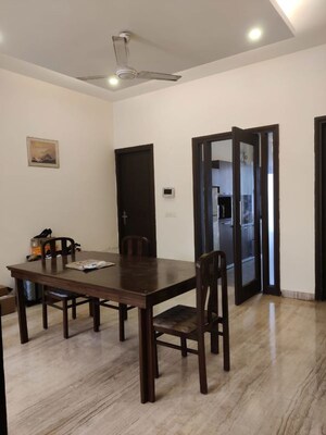 Gym in 3 BHK Builder Floor at South City 1 – for Rent