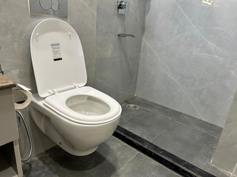 Bathroom, sector 43 2 Bedroom 1200 Sq.Ft. Builder Floor In Sector 43 Gurgaon 10518615