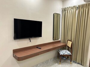 Bedroom in 2 BHK Builder Floor at Sector 43 – for Rent