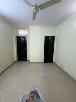 3 BHK + Servant Room,Extra Room Builder Floor For Rent in East Of Kailash