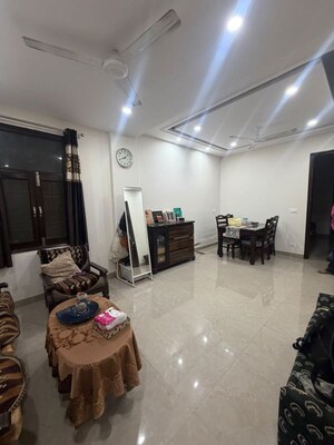 Parking in 2 BHK Builder Floor at Civil Lines – for Rent