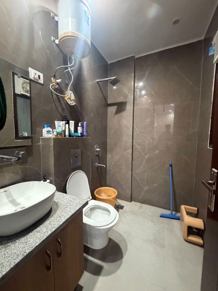 Bathroom, civil lines 2 Bedroom 1200 Sq.Ft. Builder Floor In Civil Lines Gurgaon 10518624