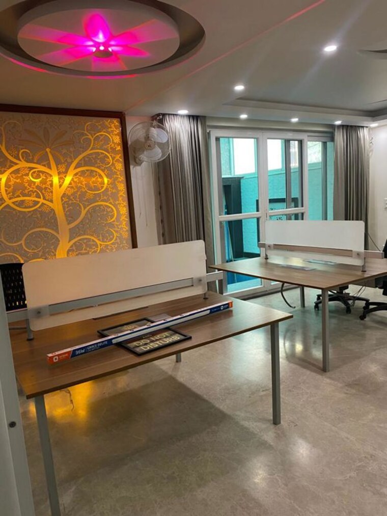 Living Room, rwa-residential-society Commercial Office Space in IT/SEZ 600 Sq.Ft. In Sector 40 Gurgaon 10518664