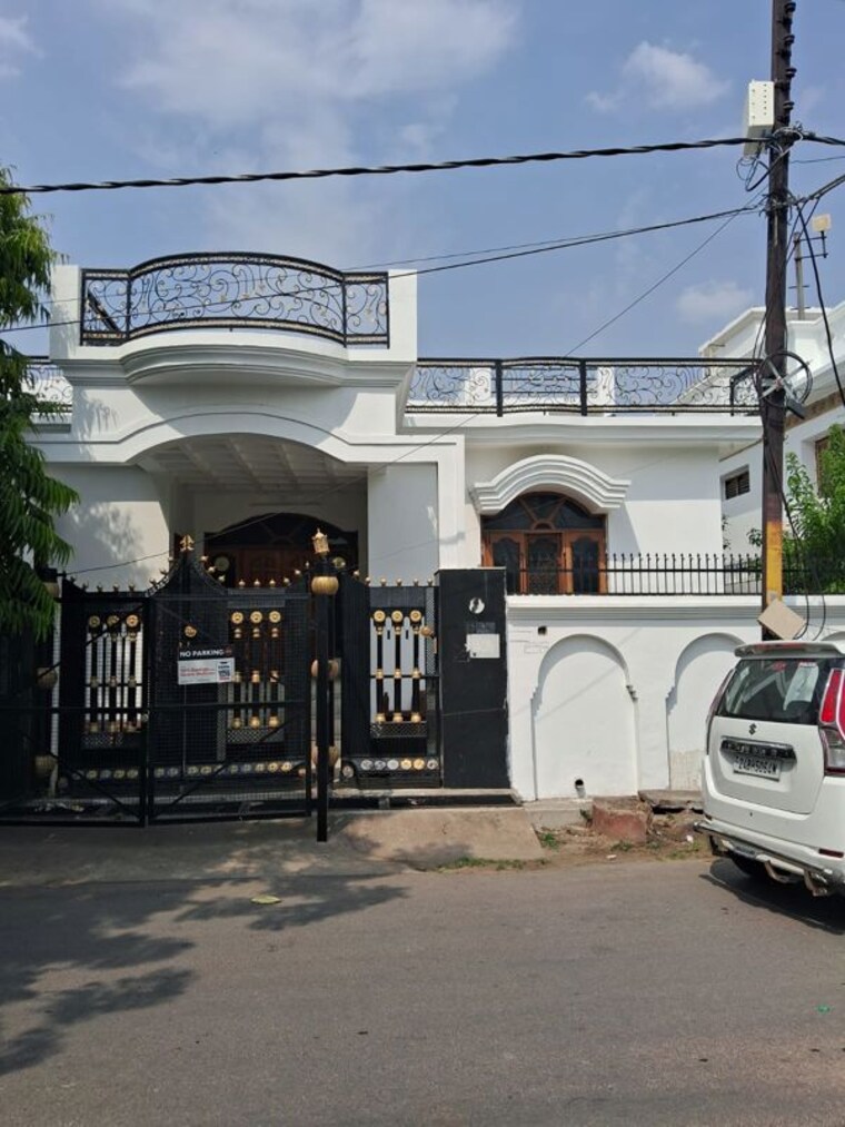 Exterior View, indira nagar 6+ Bedroom 3200 Sq.Ft. Villa In Indira Nagar Lucknow 10518676
