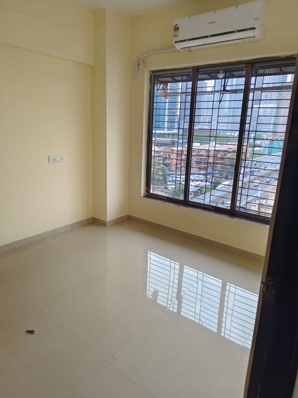 1 BHK + Prayer Room,Servant Room,Study Room,Extra Room,Basement,Store Room 500 Sq.Ft. Apartment in Soundlines Florence Tower