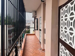 Balcony in 2 BHK Builder Floor at Sector 31 – for Rent