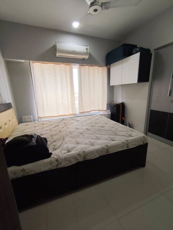 2 BHK + Prayer Room,Servant Room,Study Room,Extra Room,Basement,Store Room 600 Sq.Ft. Apartment in Tapovan Apartment Malad East