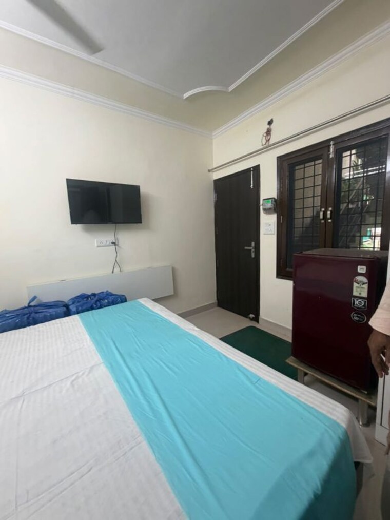 Bedroom, sector 15 5 Bedroom 2300 Sq.Ft. Builder Floor In Sector 15 Gurgaon 10518694