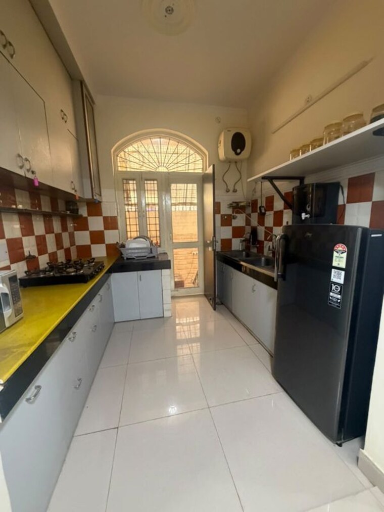 Kitchen, sector 15 5 Bedroom 2300 Sq.Ft. Builder Floor In Sector 15 Gurgaon 10518694