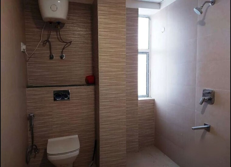 Bathroom, suraj-oranje-castle 4 Bedroom 2300 Sq.Ft. Apartment In Gomti Nagar Lucknow 10518712