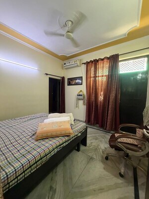 Bedroom in 2 BHK Builder Floor at Sector 15 – for Rent