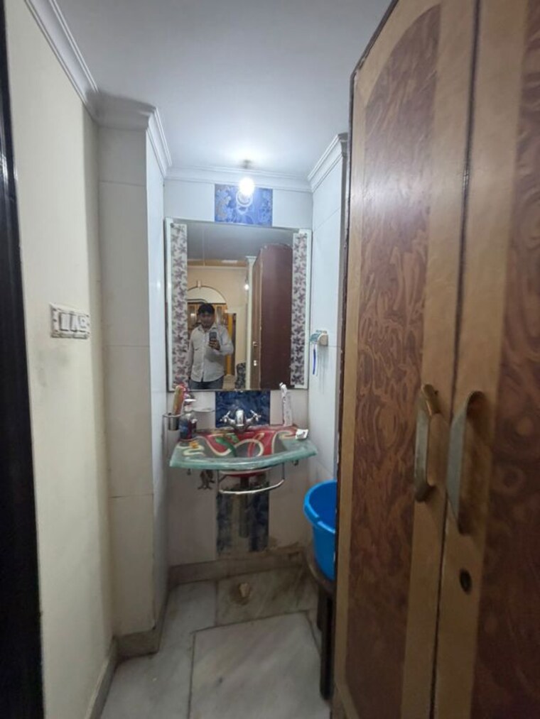 Bathroom, sector 15 2 Bedroom 1800 Sq.Ft. Builder Floor In Sector 15 Gurgaon 10518718