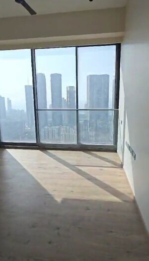 Room in 4 BHK Apartment at Piramal Mahalaxmi, Mahalaxmi – for Rent