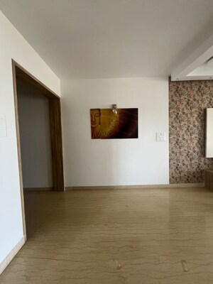 Room in 3 BHK Apartment at Skyline Beverly Park, Hebbal – for Rent