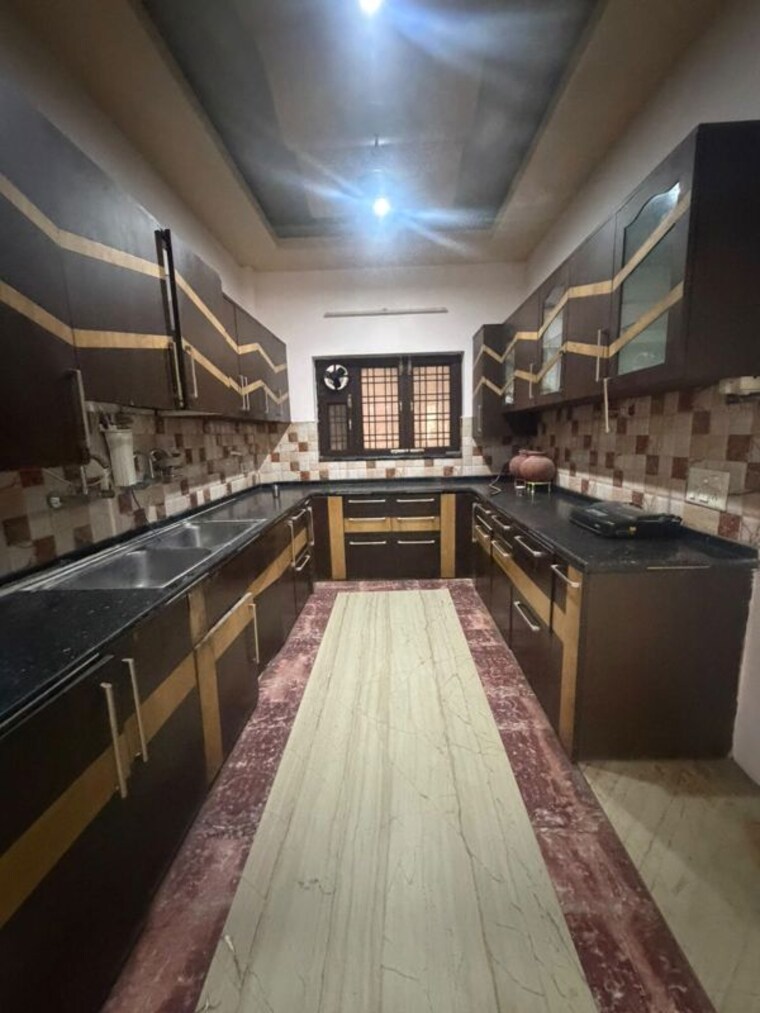 Kitchen, sector 15 3 Bedroom 2300 Sq.Ft. Builder Floor In Sector 15 Gurgaon 10518722