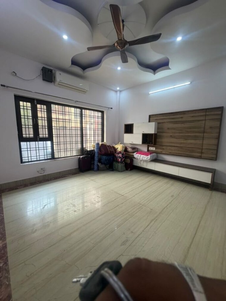 Bedroom, sector 15 3 Bedroom 2300 Sq.Ft. Builder Floor In Sector 15 Gurgaon 10518722