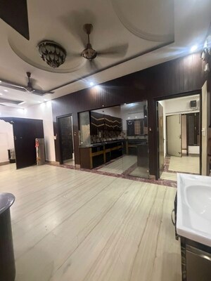 Parking in 3 BHK Builder Floor at Sector 15 – for Rent