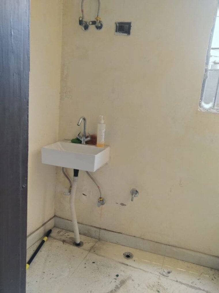 Bathroom, mehrauli 1 Bedroom 350 Sq.Ft. Builder Floor In Mehrauli Delhi 10518723