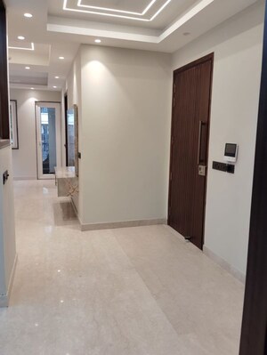 Room in 3 BHK Builder Floor at Chittaranjan Park – for Sale