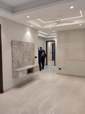 Room in 3 BHK Builder Floor at Chittaranjan Park – for Sale
