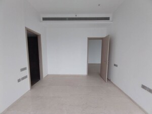 Room in 4 BHK Apartment at Rustomjee Crown, Prabhadevi – for Rent