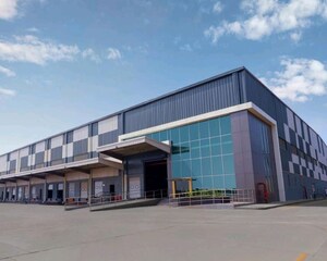  Warehouse – Exterior View View at Usatane - for Rent