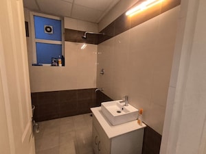 Bathroom in 2.5 BHK Independent House at Sector 17 – for Rent