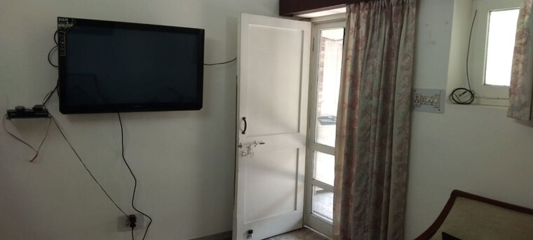 Room, sector 23 2 Bedroom 2000 Sq.Ft. Builder Floor In Sector 23 Chandigarh 10518784