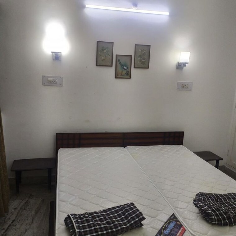 Bedroom, sector 23 2 Bedroom 2000 Sq.Ft. Builder Floor In Sector 23 Chandigarh 10518784