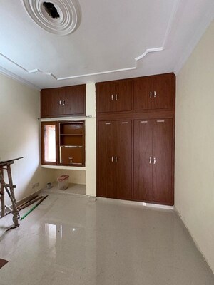 2 BHK Builder Floor For Rent in Sector 45